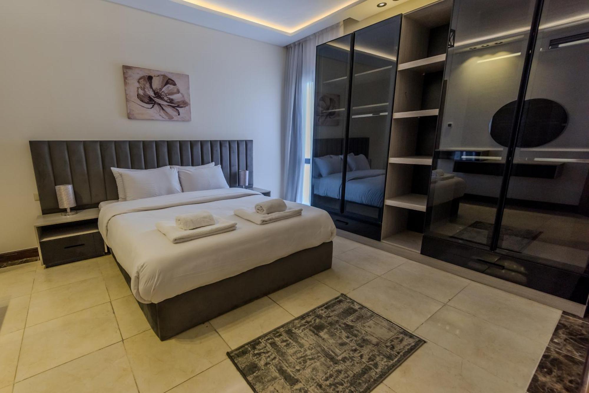 New Nyoum Porto New , Elite * Cairo